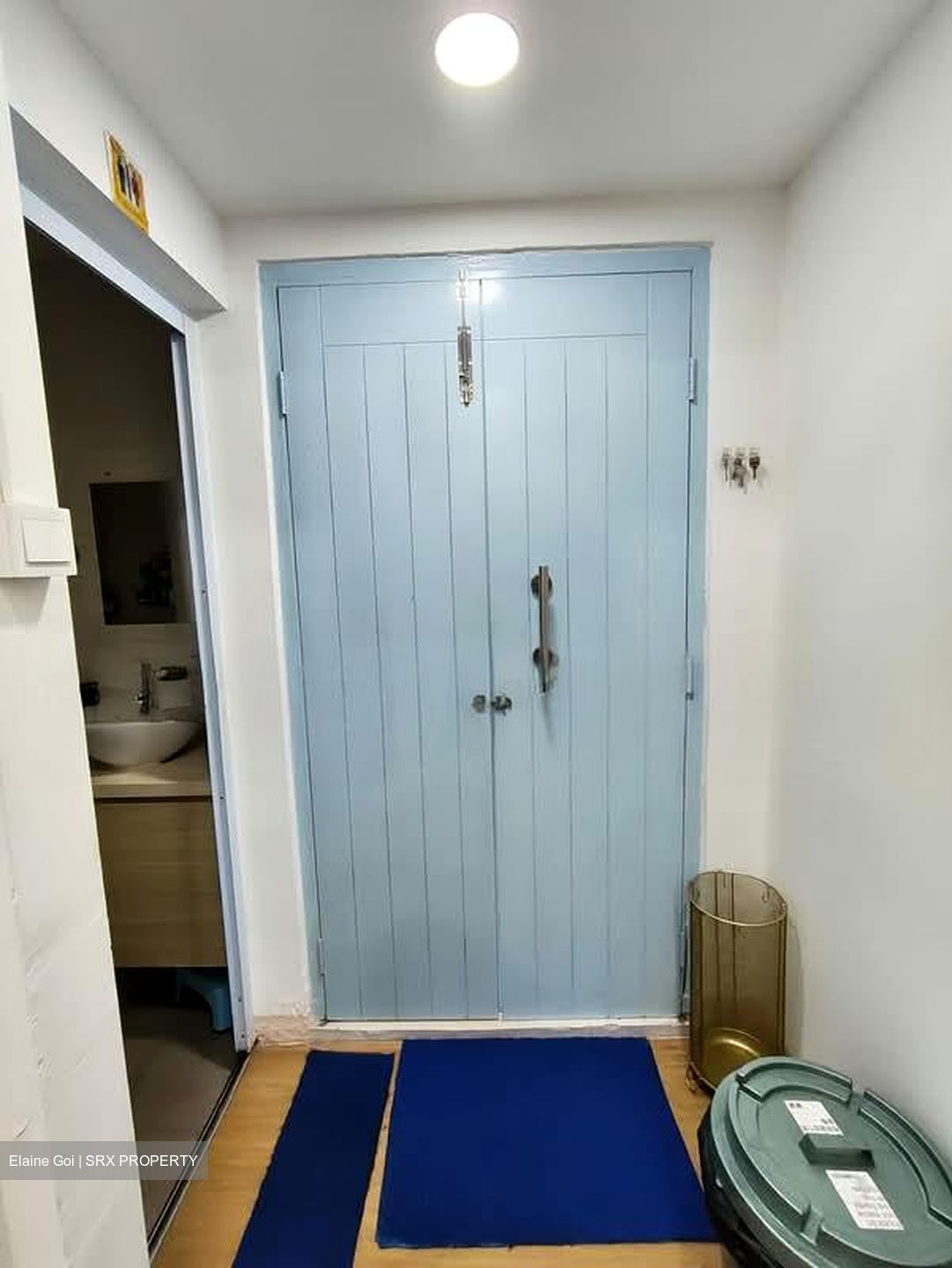 Bedok Reservoir Road (D16), Shop House #596875591